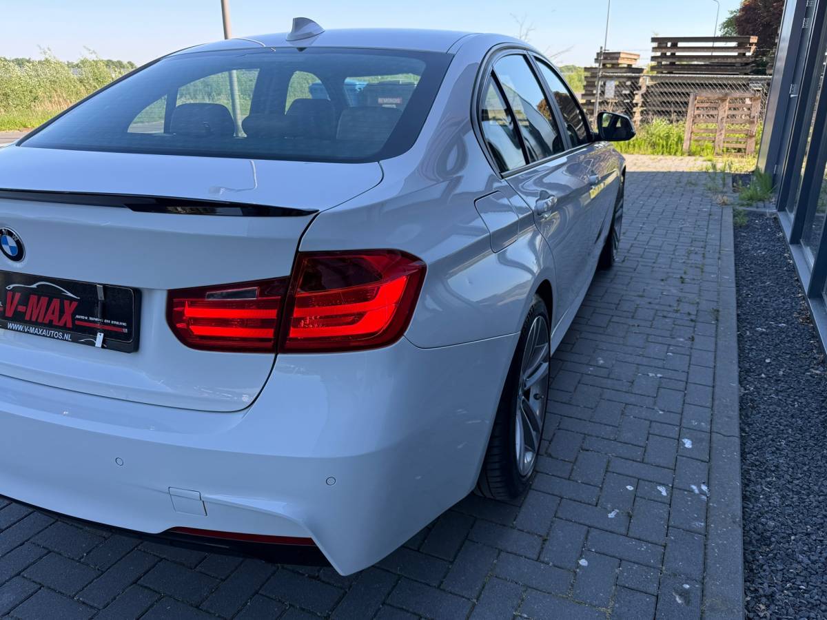 BMW 3 Serie BMW 320i Sedan 184PK AUT M Sport NAP Xenon Leder Navi Cruise
