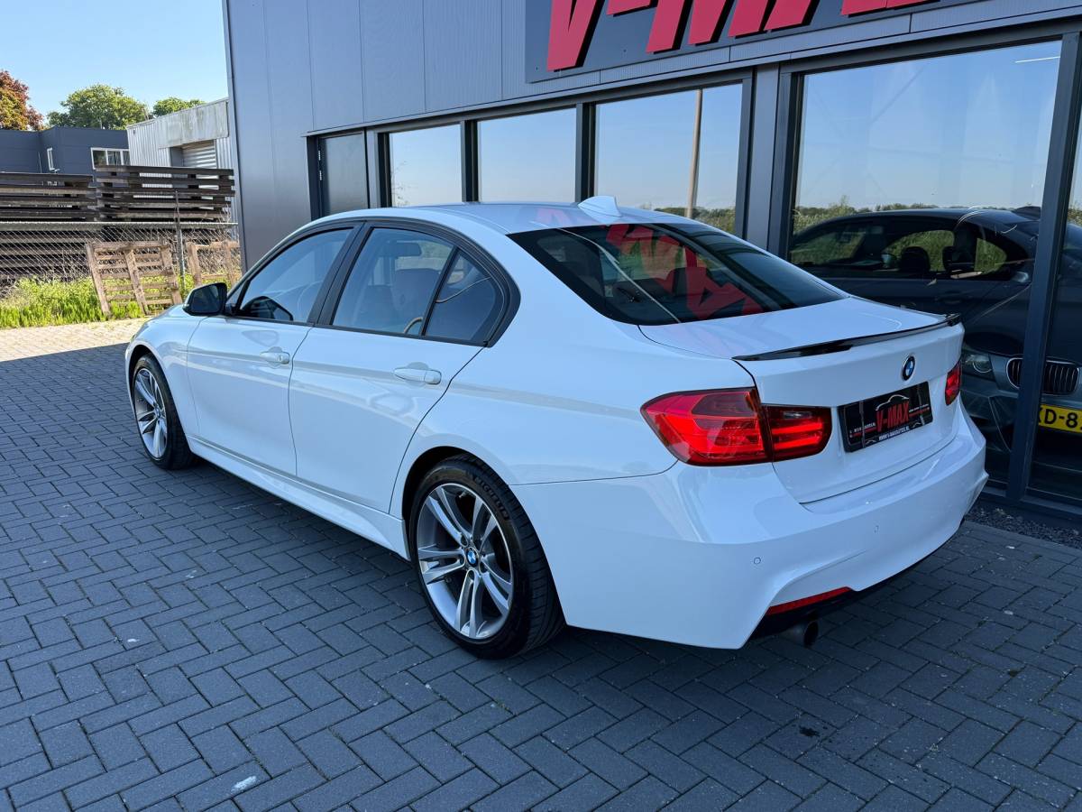 BMW 3 Serie BMW 320i Sedan 184PK AUT M Sport NAP Xenon Leder Navi Cruise