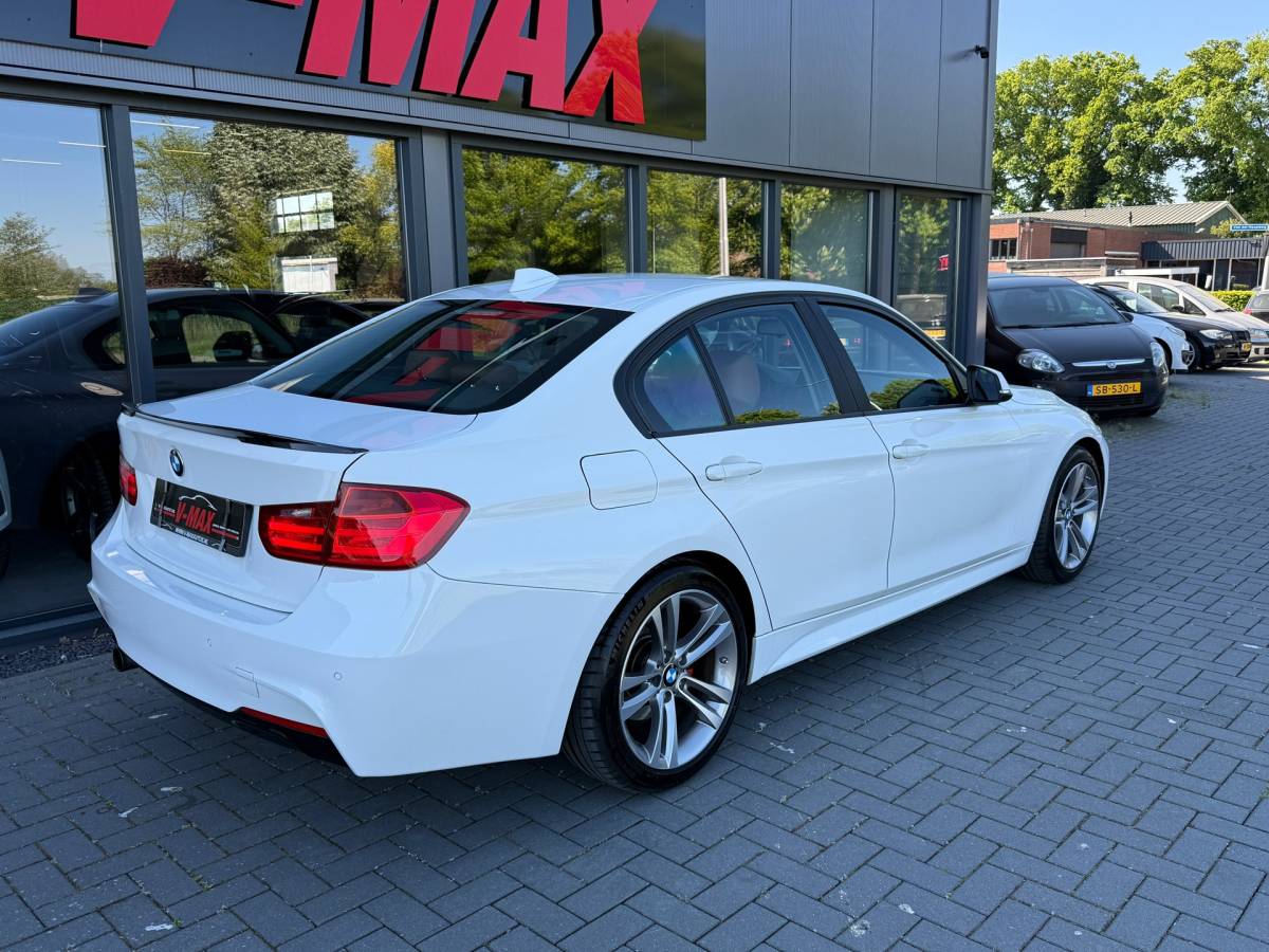BMW 3 Serie BMW 320i Sedan 184PK AUT M Sport NAP Xenon Leder Navi Cruise