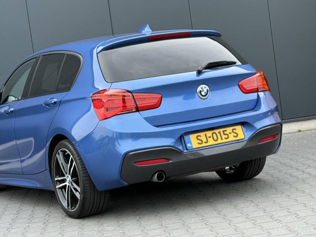 BMW 1 Serie BMW 1-serie 118I M Sport Shadow Executive Harman/Kardon – Alcantara – LED