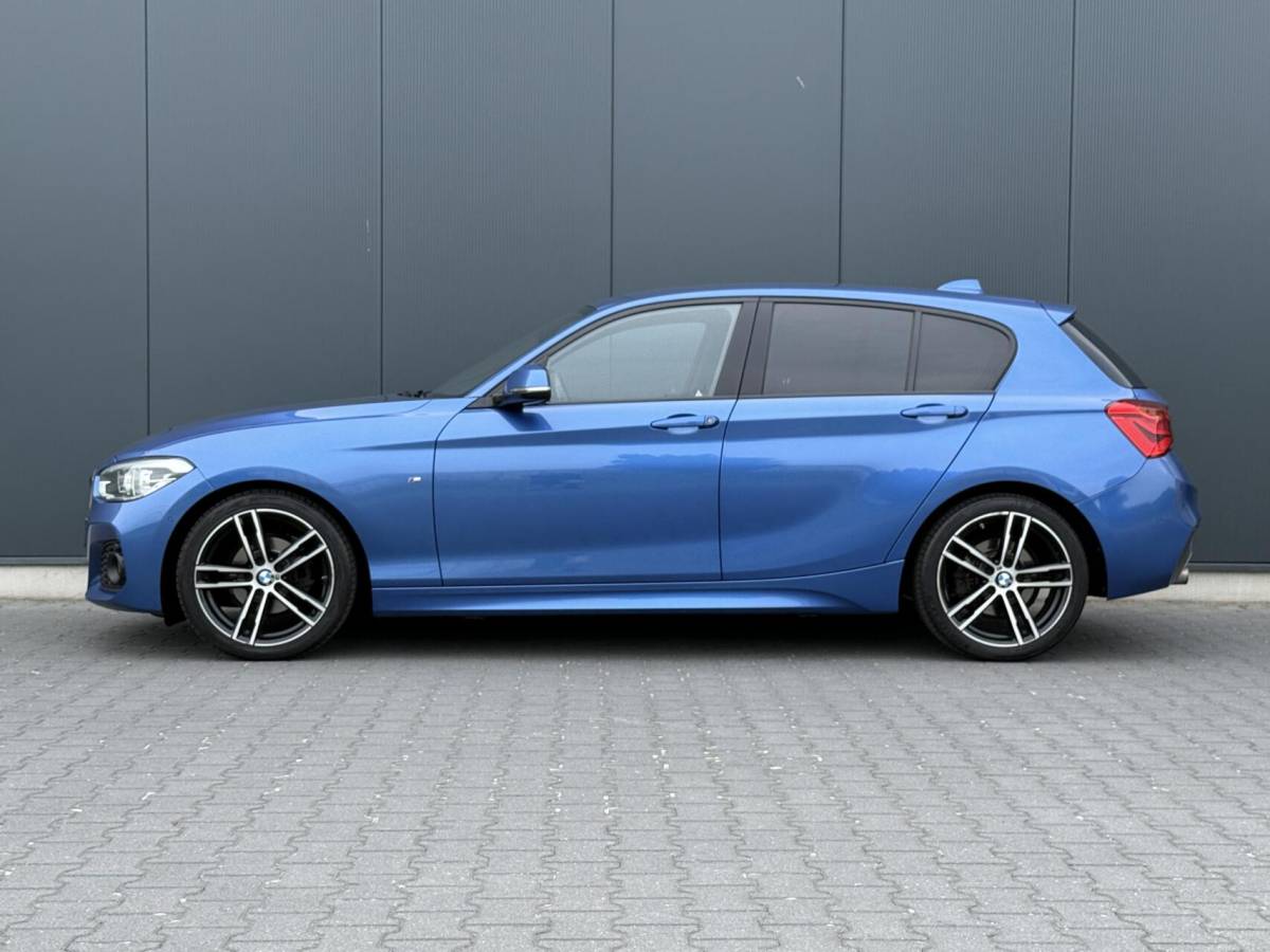 BMW 1 Serie BMW 1-serie 118I M Sport Shadow Executive Harman/Kardon – Alcantara – LED