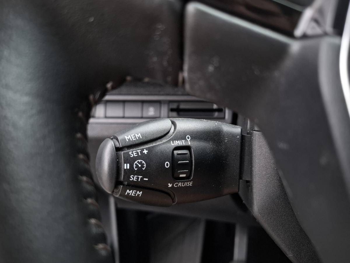 Peugeot 3008 Peugeot 3008 1.2 PureTech Access VIRTUAL COCKPIT LED CRUISE AIRCO TREKHAAK