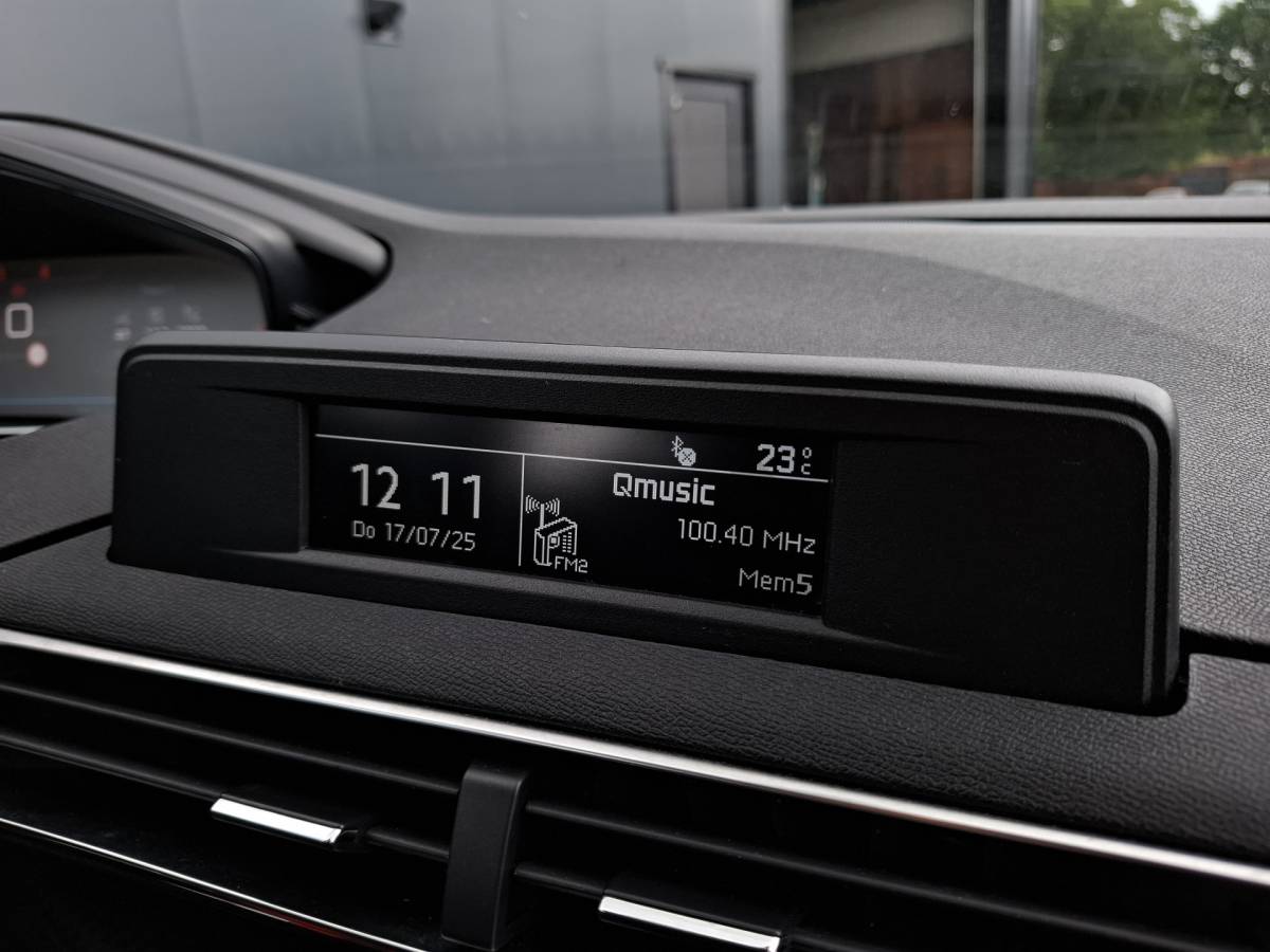 Peugeot 3008 Peugeot 3008 1.2 PureTech Access VIRTUAL COCKPIT LED CRUISE AIRCO TREKHAAK