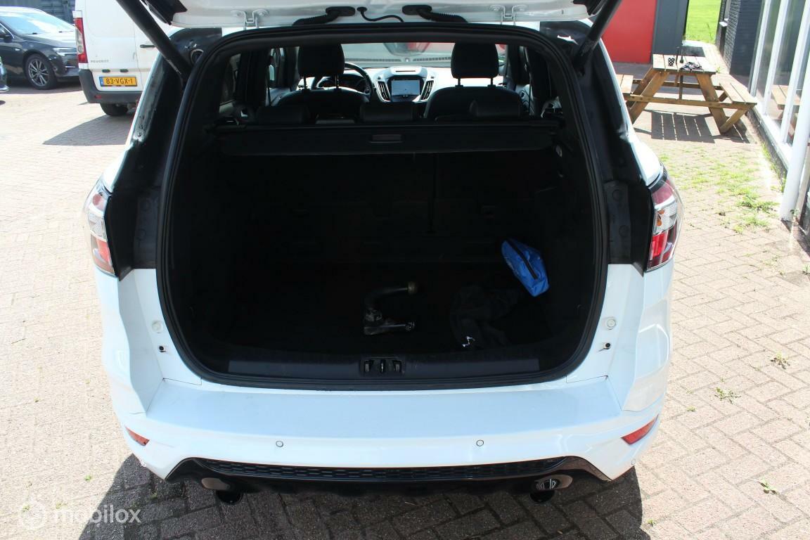 Ford Kuga Ford Kuga 1.5 EcoBoost ST Line 4WD Xenon/Leder/Carplay/Trekhaak