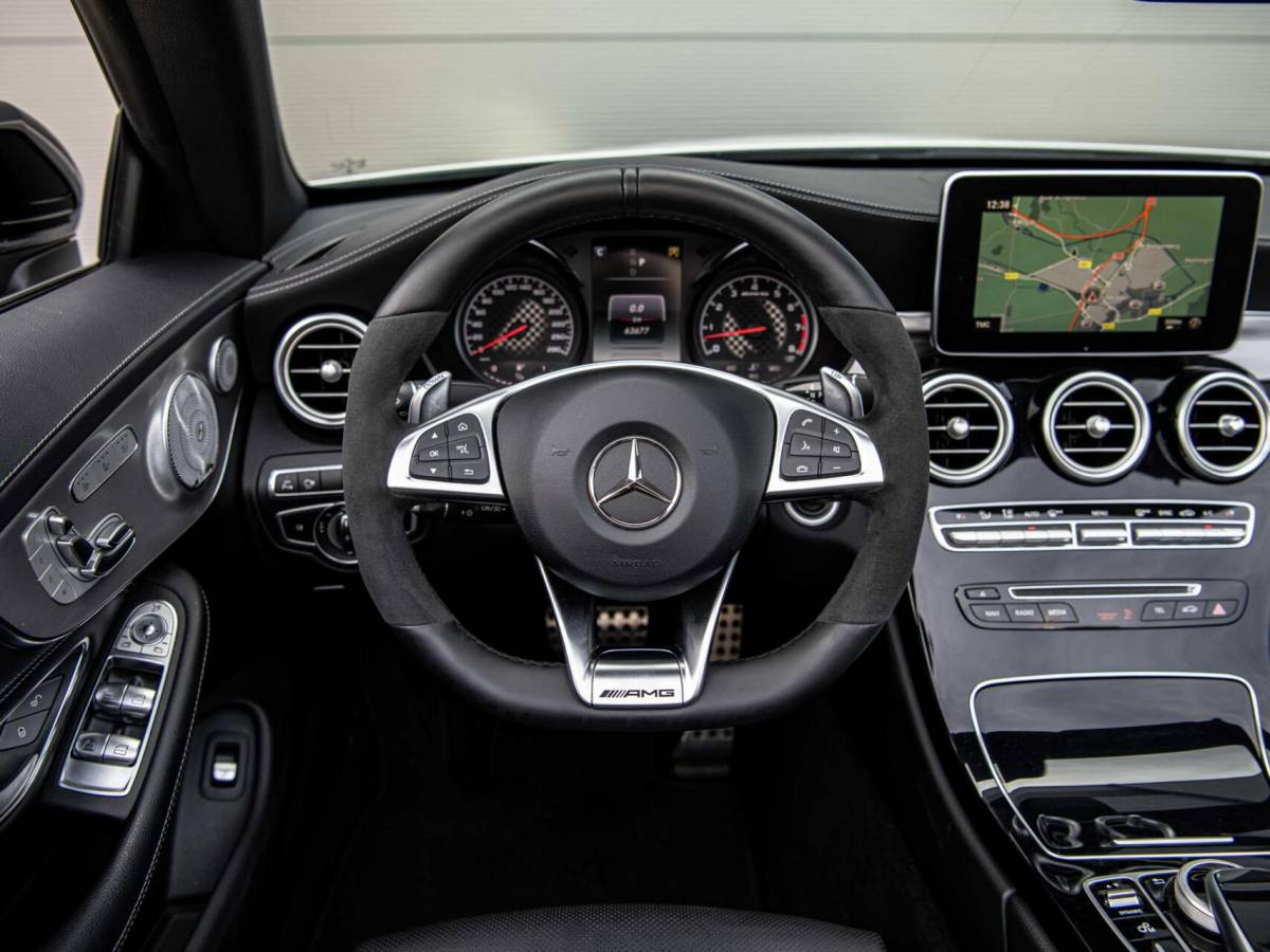 Mercedes-Benz C-Klasse Mercedes C-klasse Cabrio C43 AMG 367PK Speedshift 4MATIC Burmester Stoelkoeling Airscarf Sportuitlaat Memory