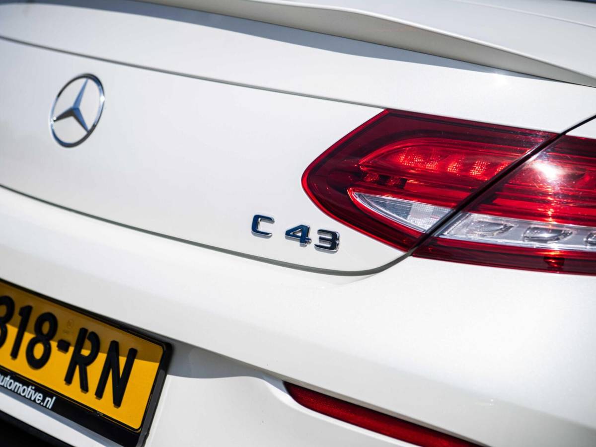 Mercedes-Benz C-Klasse Mercedes C-klasse Cabrio C43 AMG 367PK Speedshift 4MATIC Burmester Stoelkoeling Airscarf Sportuitlaat Memory