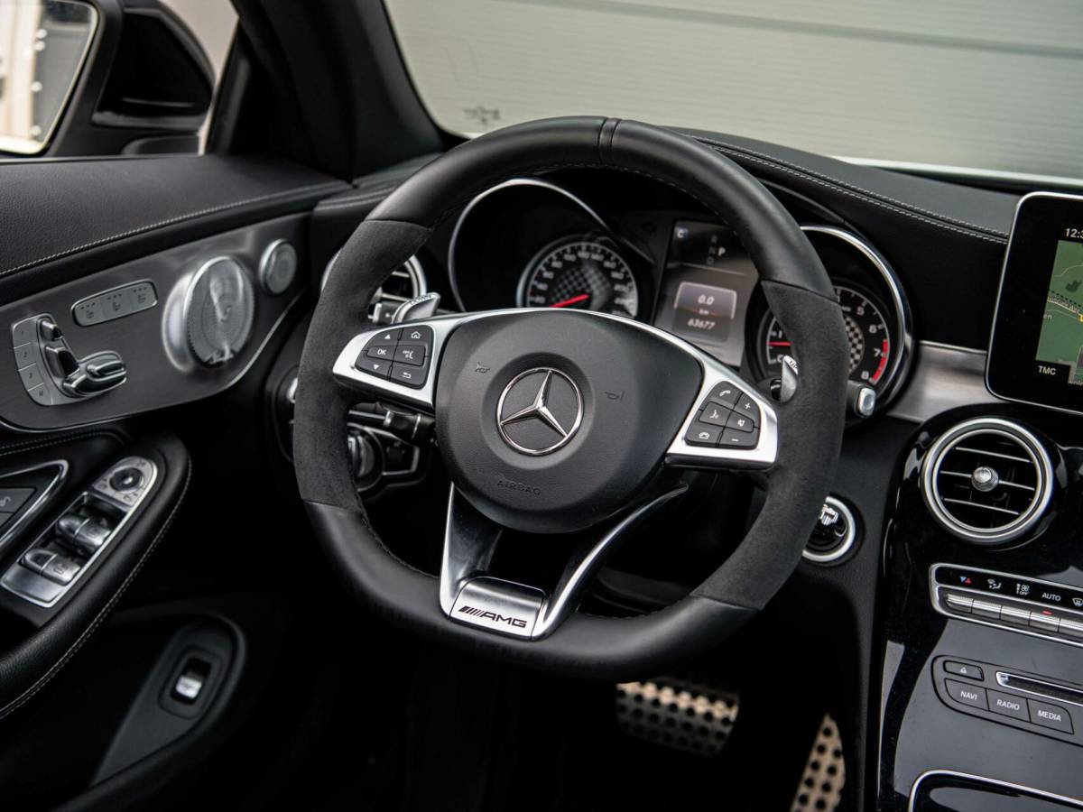 Mercedes-Benz C-Klasse Mercedes C-klasse Cabrio C43 AMG 367PK Speedshift 4MATIC Burmester Stoelkoeling Airscarf Sportuitlaat Memory