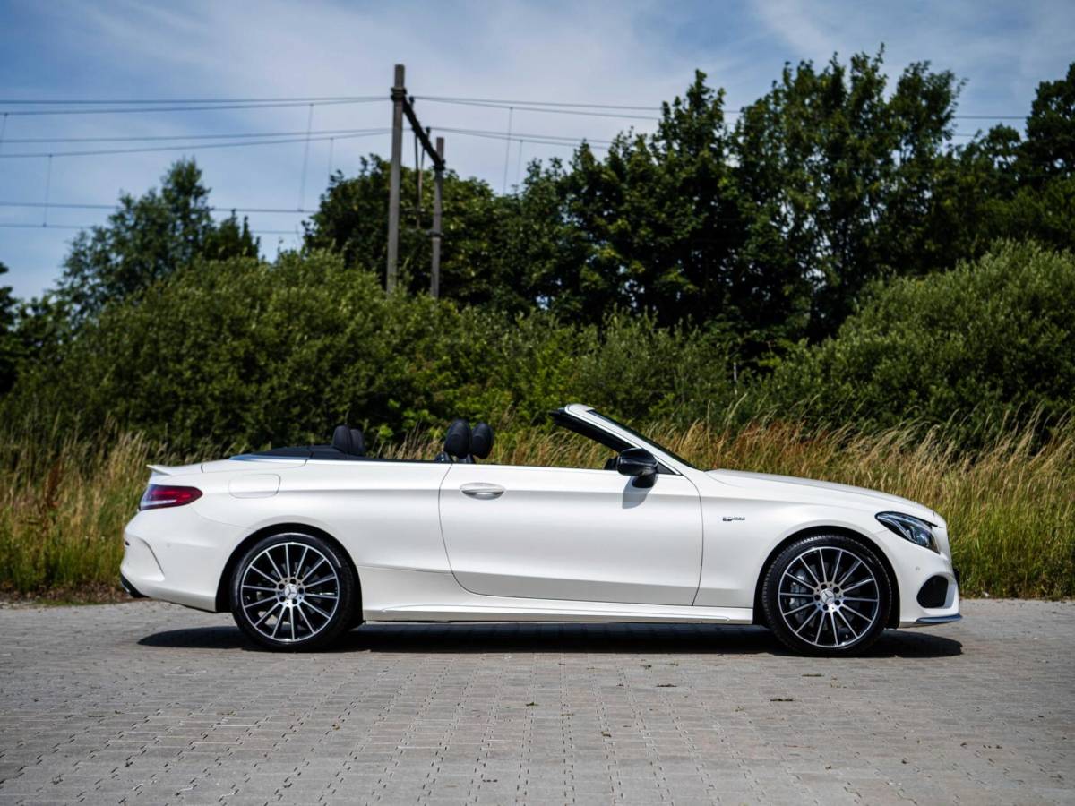 Mercedes-Benz C-Klasse Mercedes C-klasse Cabrio C43 AMG 367PK Speedshift 4MATIC Burmester Stoelkoeling Airscarf Sportuitlaat Memory