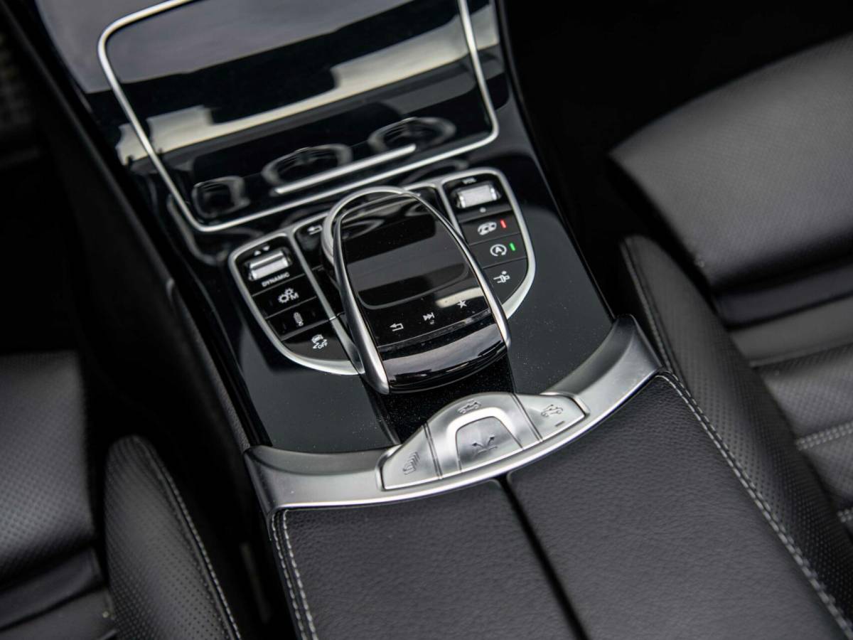 Mercedes-Benz C-Klasse Mercedes C-klasse Cabrio C43 AMG 367PK Speedshift 4MATIC Burmester Stoelkoeling Airscarf Sportuitlaat Memory