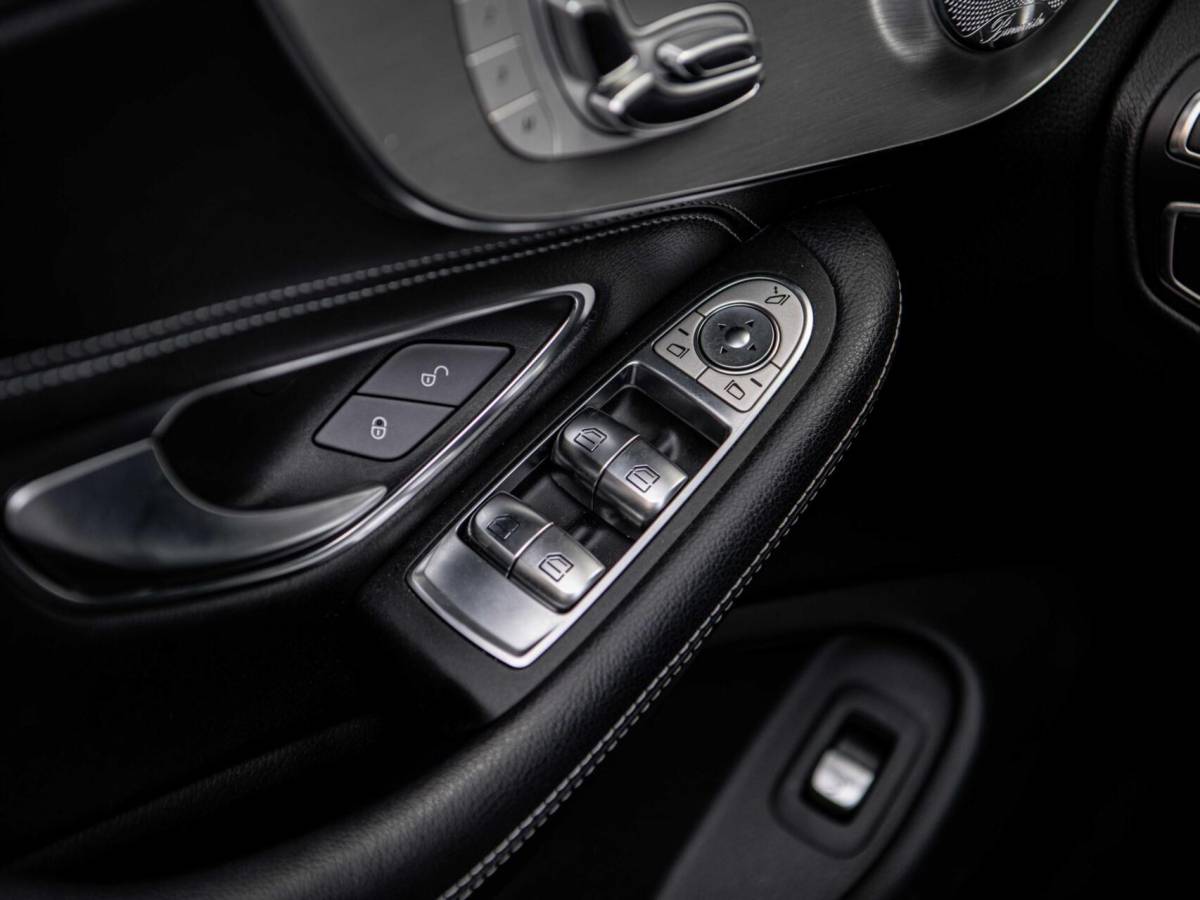 Mercedes-Benz C-Klasse Mercedes C-klasse Cabrio C43 AMG 367PK Speedshift 4MATIC Burmester Stoelkoeling Airscarf Sportuitlaat Memory
