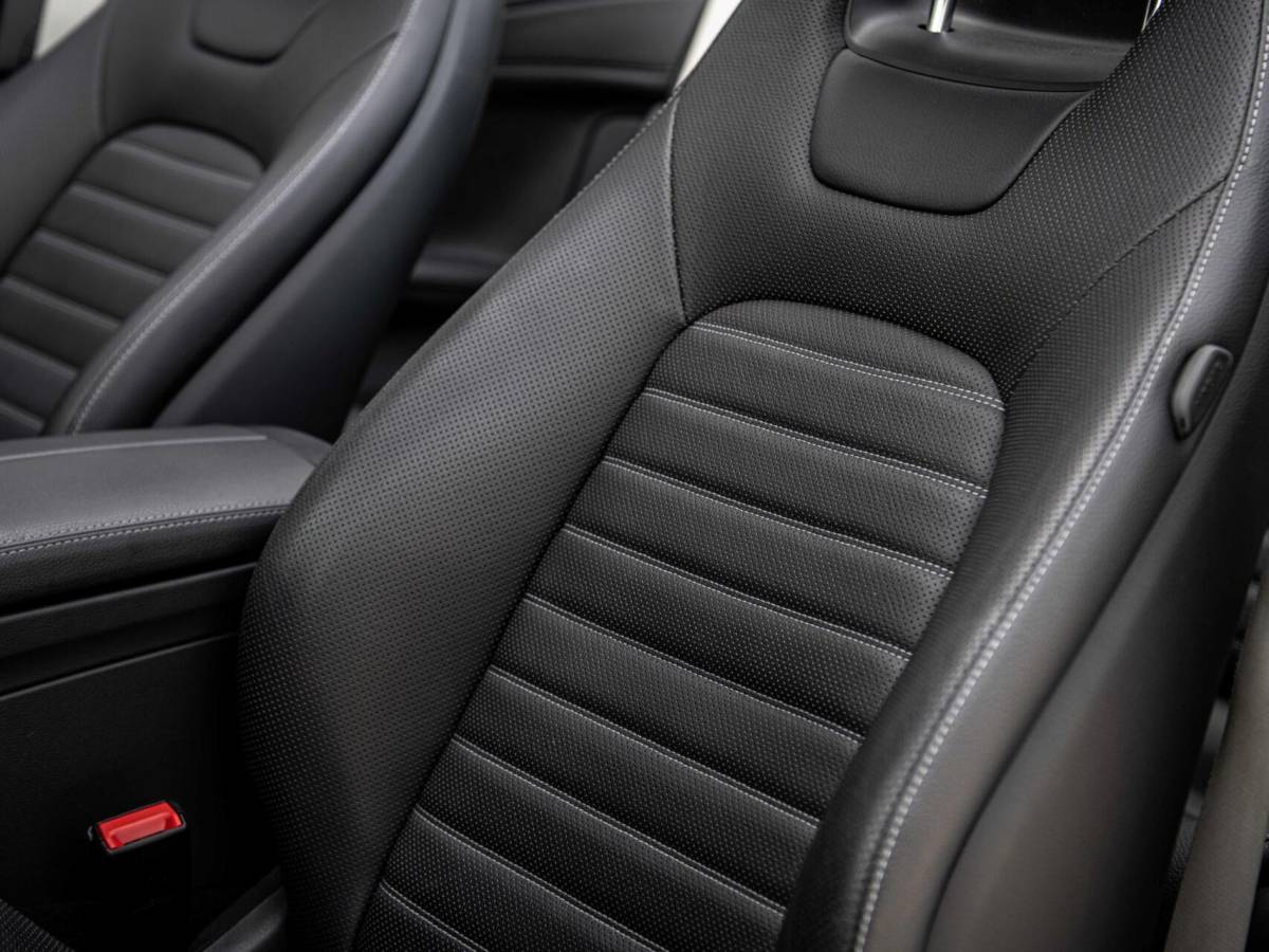 Mercedes-Benz C-Klasse Mercedes C-klasse Cabrio C43 AMG 367PK Speedshift 4MATIC Burmester Stoelkoeling Airscarf Sportuitlaat Memory