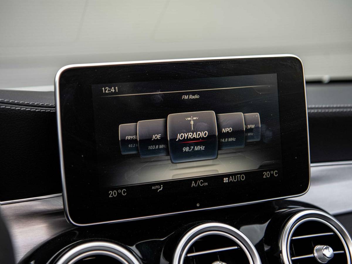 Mercedes-Benz C-Klasse Mercedes C-klasse Cabrio C43 AMG 367PK Speedshift 4MATIC Burmester Stoelkoeling Airscarf Sportuitlaat Memory