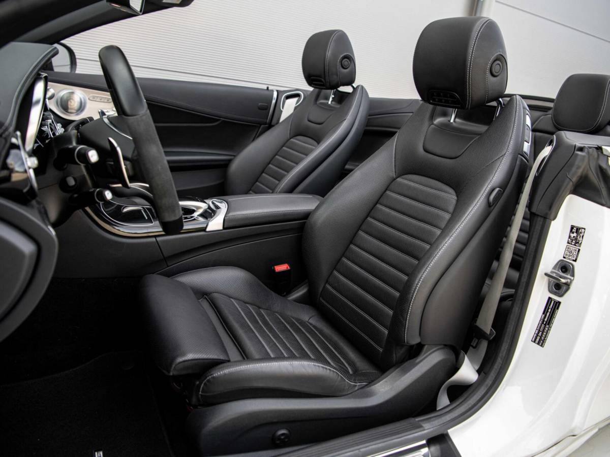 Mercedes-Benz C-Klasse Mercedes C-klasse Cabrio C43 AMG 367PK Speedshift 4MATIC Burmester Stoelkoeling Airscarf Sportuitlaat Memory