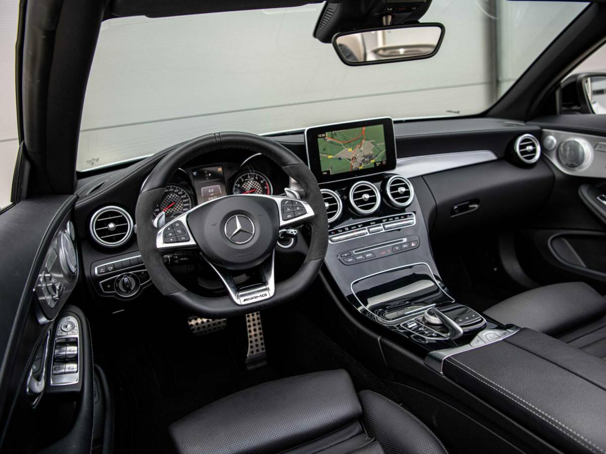 Mercedes-Benz C-Klasse Mercedes C-klasse Cabrio C43 AMG 367PK Speedshift 4MATIC Burmester Stoelkoeling Airscarf Sportuitlaat Memory