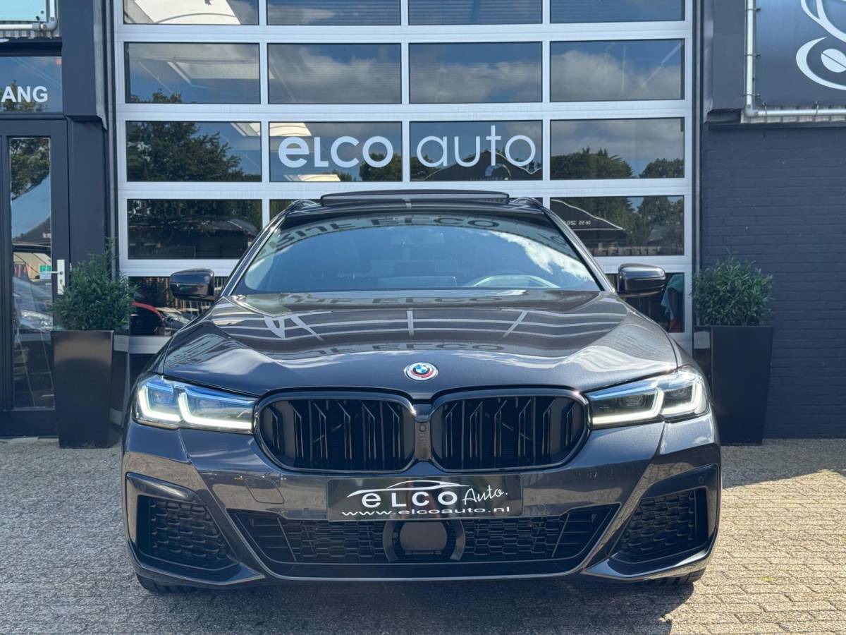 BMW 5 Serie BMW 5-serie Touring 530i M-Sport / Pano / ACC