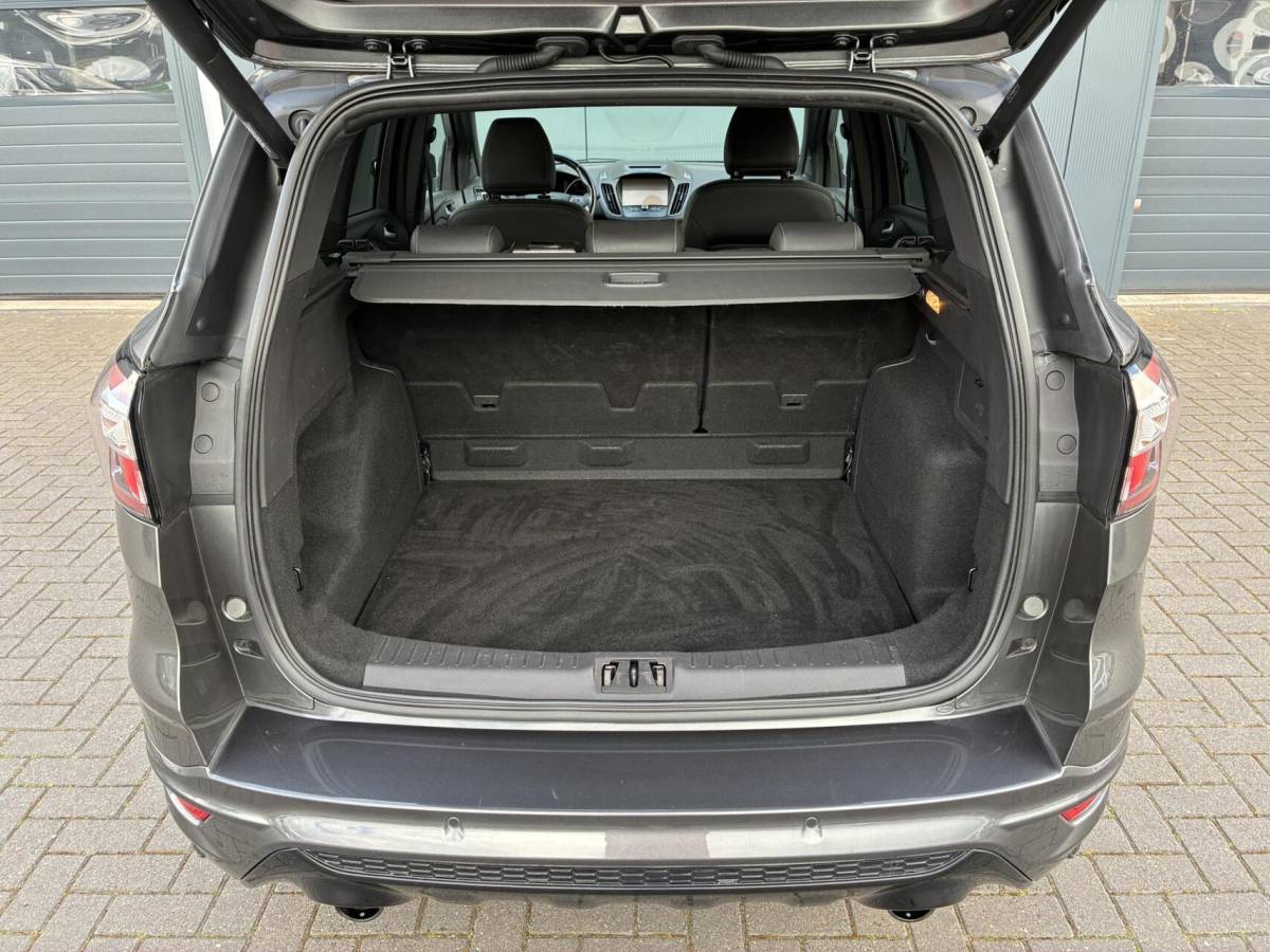 Ford Kuga Ford Kuga 1.5 EcoBoost 150 PK ST-Line X | HALF-LEDER | NAVI | WINTER PAKKET | 100000 KM!!!