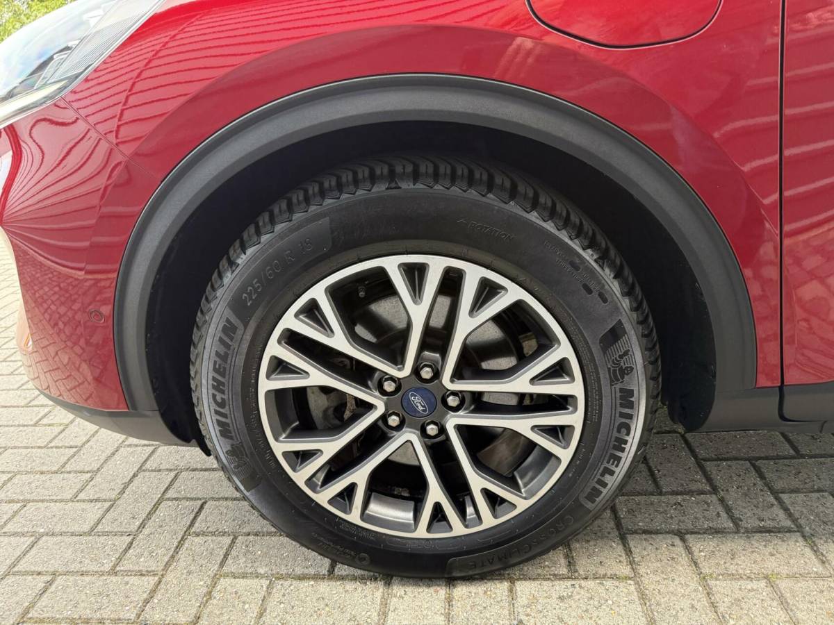 Ford Kuga Ford Kuga 2.5 PHEV Titanium X Camera led Lampen V+A B&O Speakers