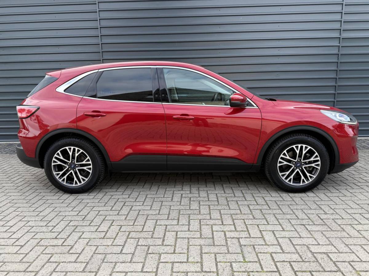 Ford Kuga Ford Kuga 2.5 PHEV Titanium X Camera led Lampen V+A B&O Speakers