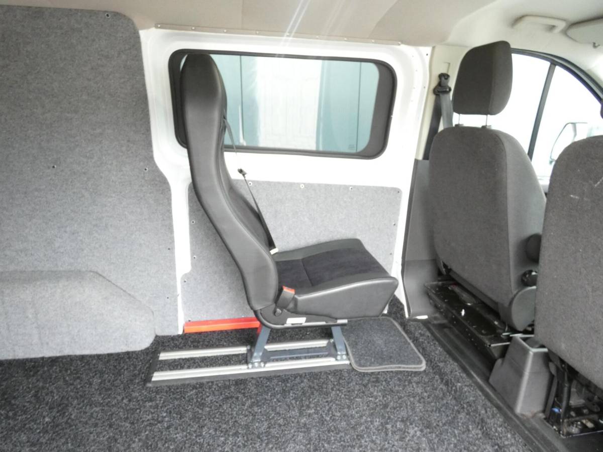 Ford Transit Custom Ford Transit Custom 270 2.2 TDCI L1H1 Rolstoelbus | 4-PERSOONS | AIRCO!!!