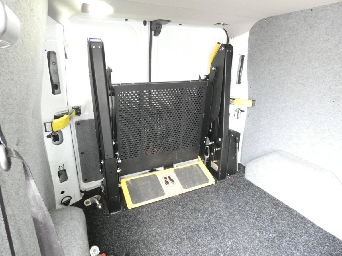 Ford Transit Custom Ford Transit Custom 270 2.2 TDCI L1H1 Rolstoelbus | 4-PERSOONS | AIRCO!!!