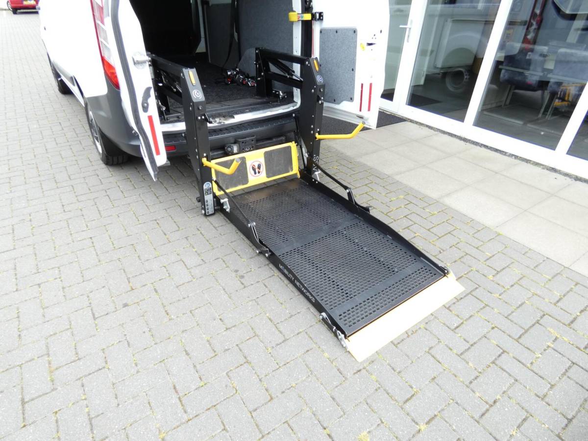 Ford Transit Custom Ford Transit Custom 270 2.2 TDCI L1H1 Rolstoelbus | 4-PERSOONS | AIRCO!!!