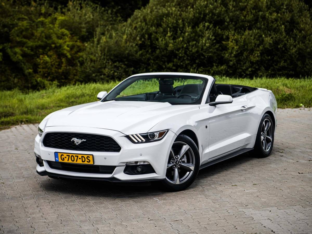 Ford Mustang Ford Mustang Convertible 3.7 V6 305PK Automaat Camera Airco Cruise Keyless PDC