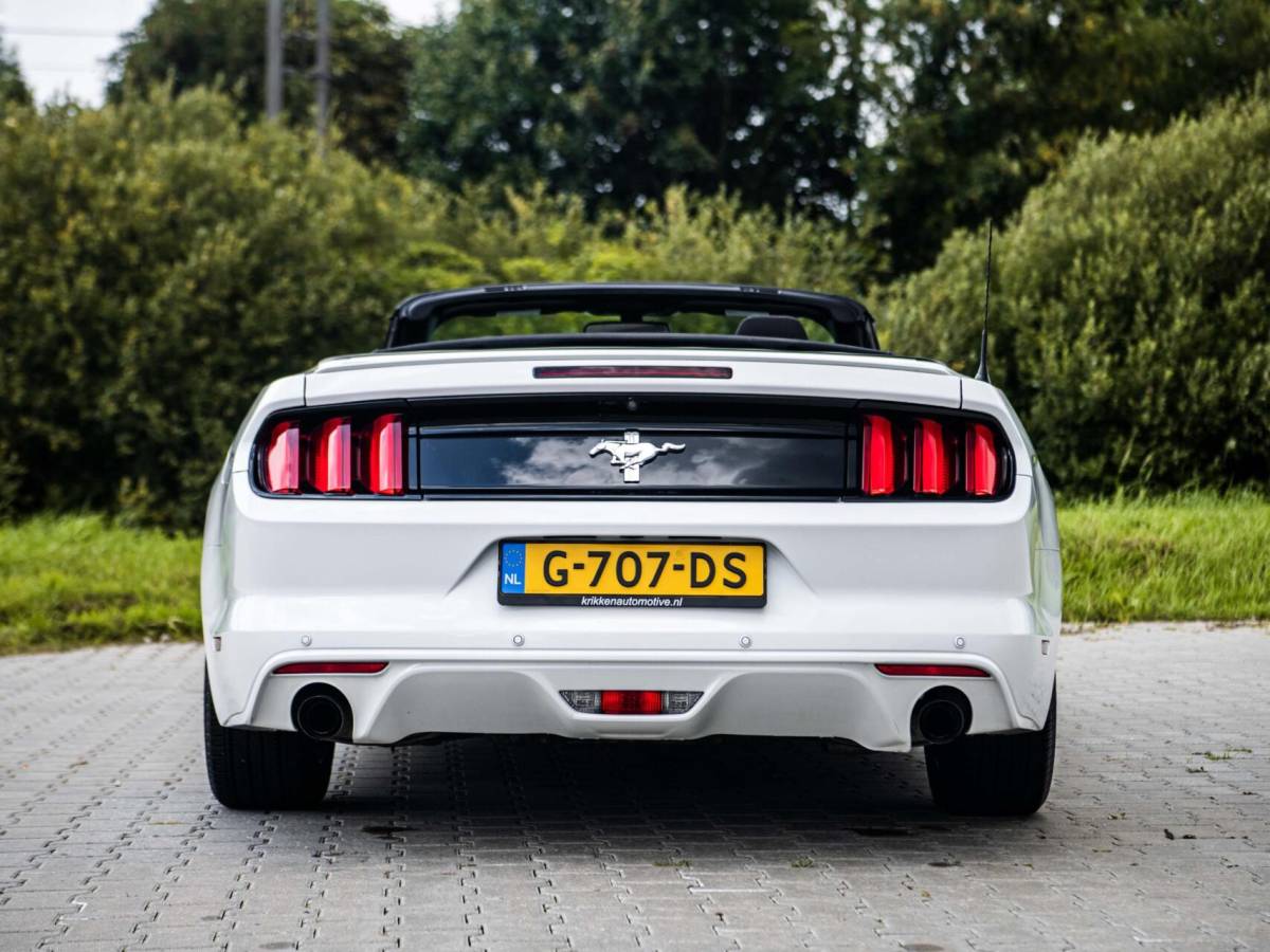 Ford Mustang Ford Mustang Convertible 3.7 V6 305PK Automaat Camera Airco Cruise Keyless PDC