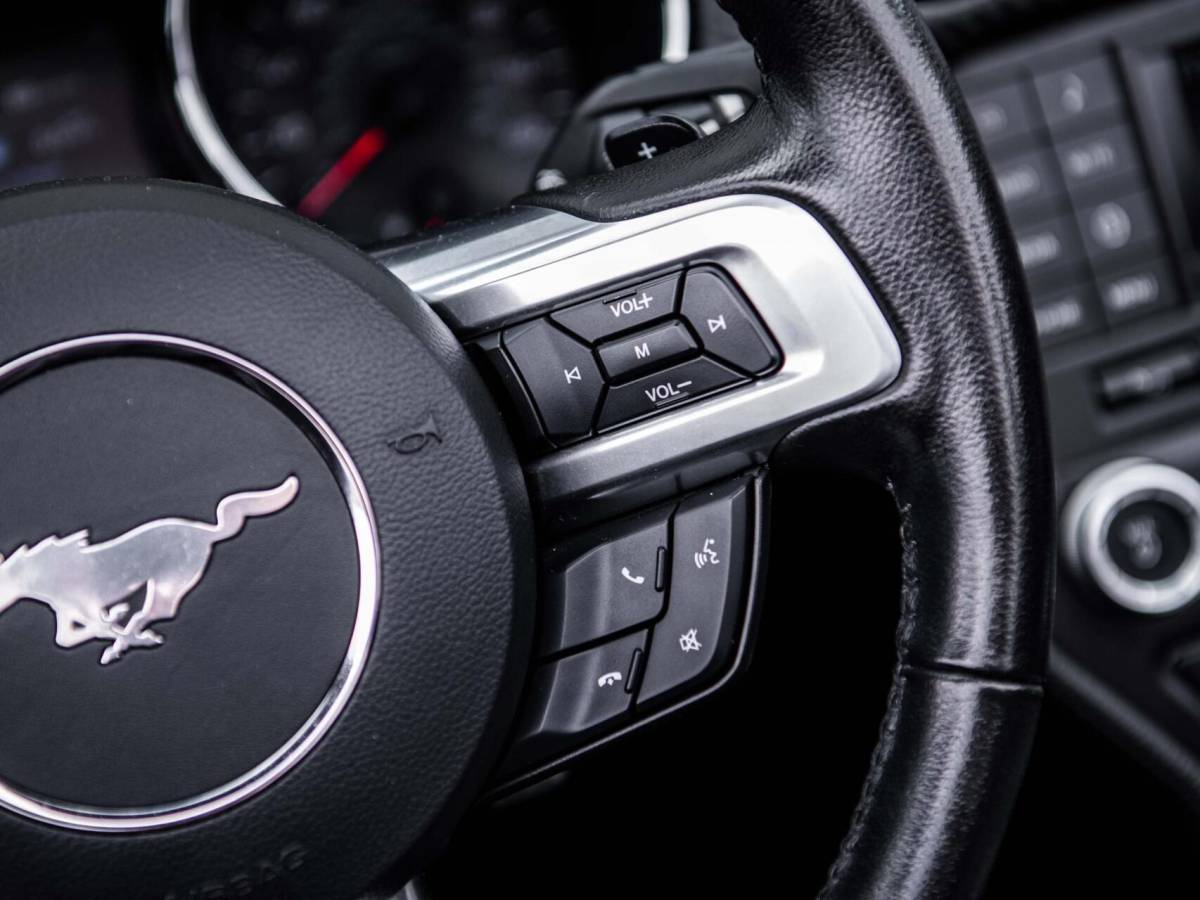 Ford Mustang Ford Mustang Convertible 3.7 V6 305PK Automaat Camera Airco Cruise Keyless PDC