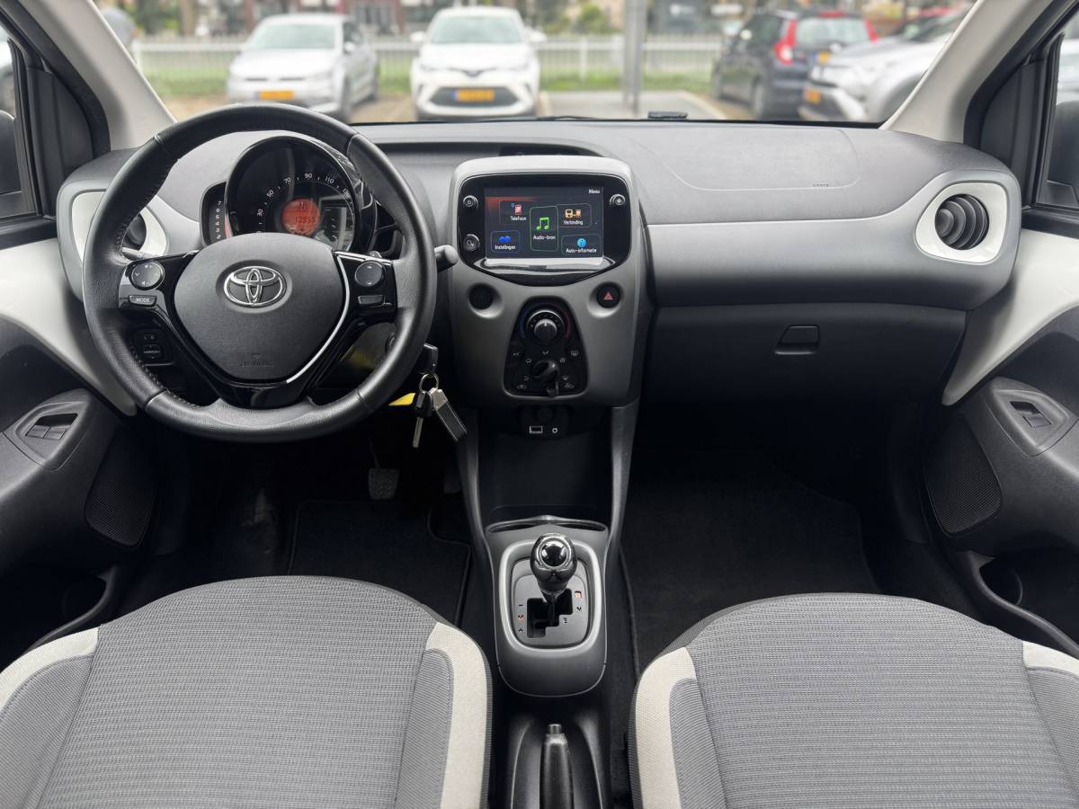 Toyota Aygo Toyota Aygo 1.0 VVT-i x-play Automaat | GEEN AFLEVERKOSTEN |  Airco, Apple/Android