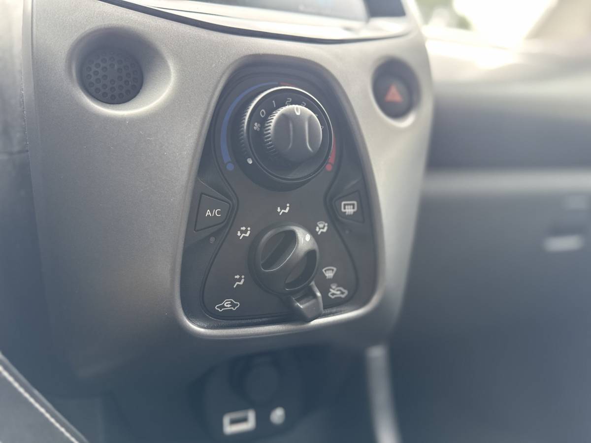 Toyota Aygo Toyota Aygo 1.0 VVT-i x-play Automaat | GEEN AFLEVERKOSTEN |  Airco, Apple/Android
