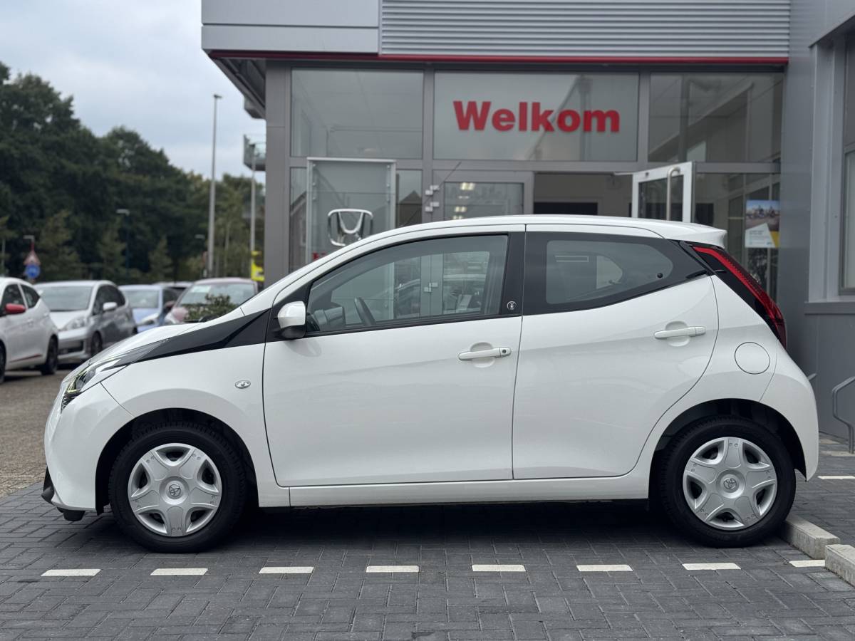 Toyota Aygo Toyota Aygo 1.0 VVT-i x-play Automaat | GEEN AFLEVERKOSTEN |  Airco, Apple/Android