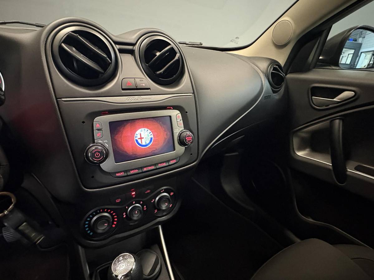 Alfa Romeo MiTo Alfa Romeo MiTo 1.4 Airco, 16Inch L.M. velgen