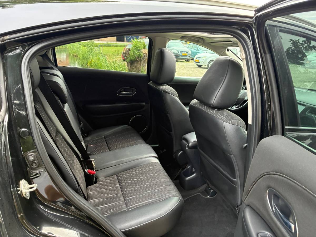 Honda HR-V Honda HR-V 1.5 i-VTEC Executive | Pano/schuifdak + Xenon/LED + Leder nu €11.975,-!!