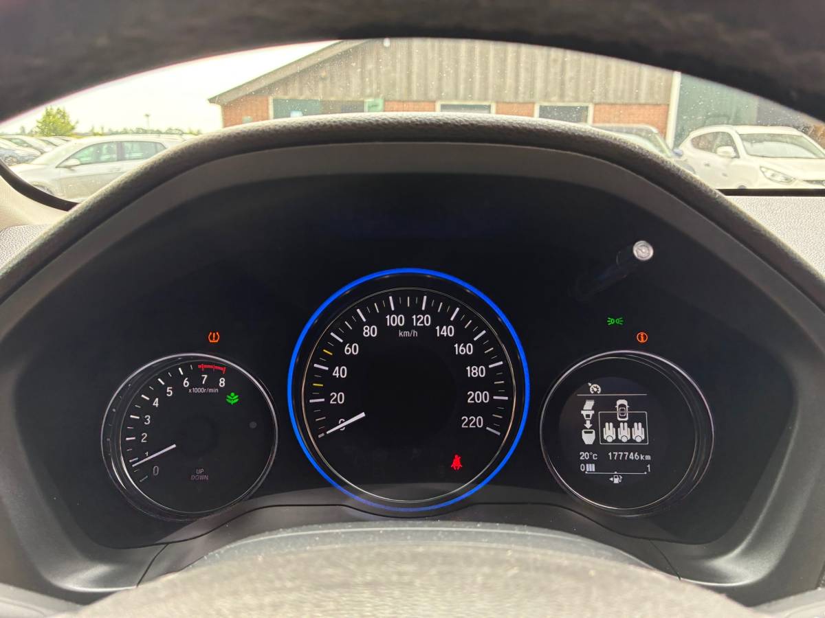 Honda HR-V Honda HR-V 1.5 i-VTEC Executive | Pano/schuifdak + Xenon/LED + Leder nu €11.975,-!!