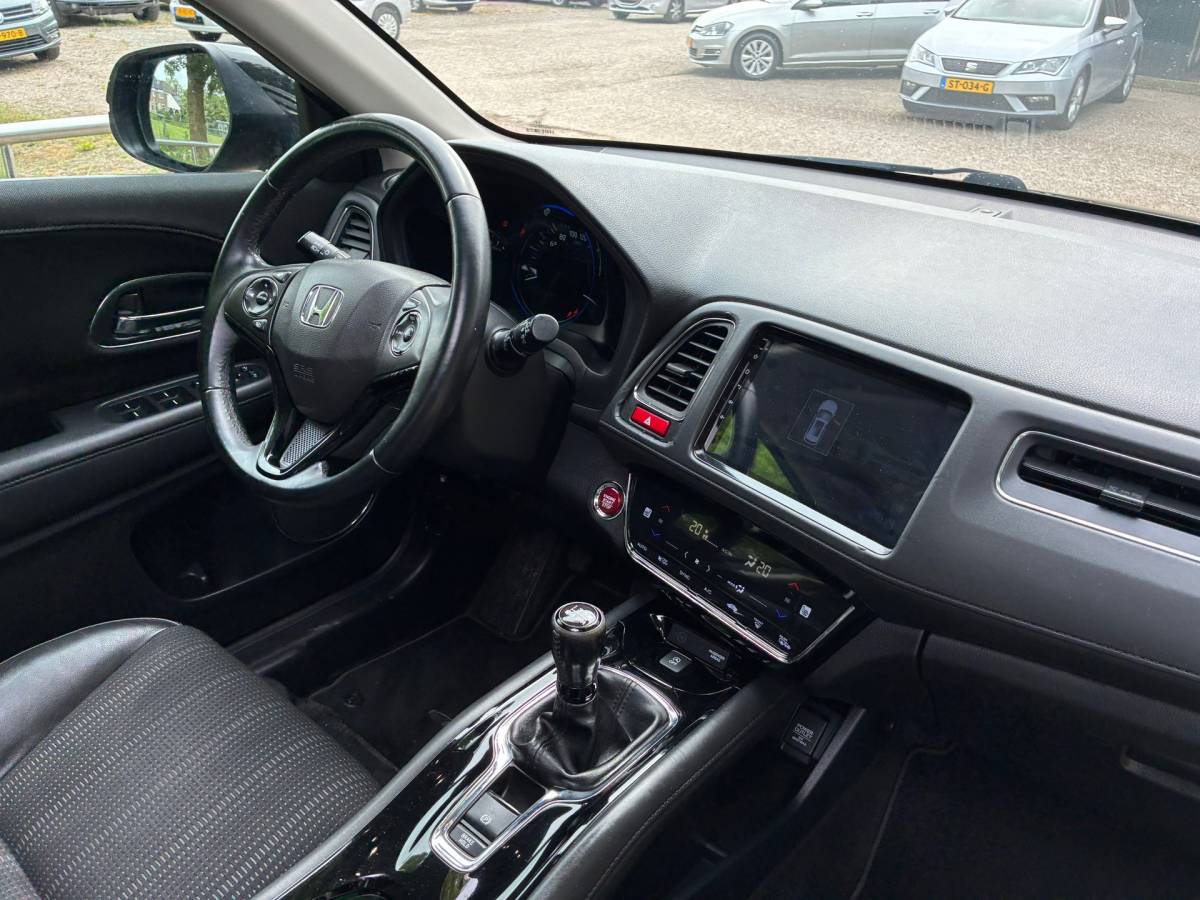 Honda HR-V Honda HR-V 1.5 i-VTEC Executive | Pano/schuifdak + Xenon/LED + Leder nu €11.975,-!!