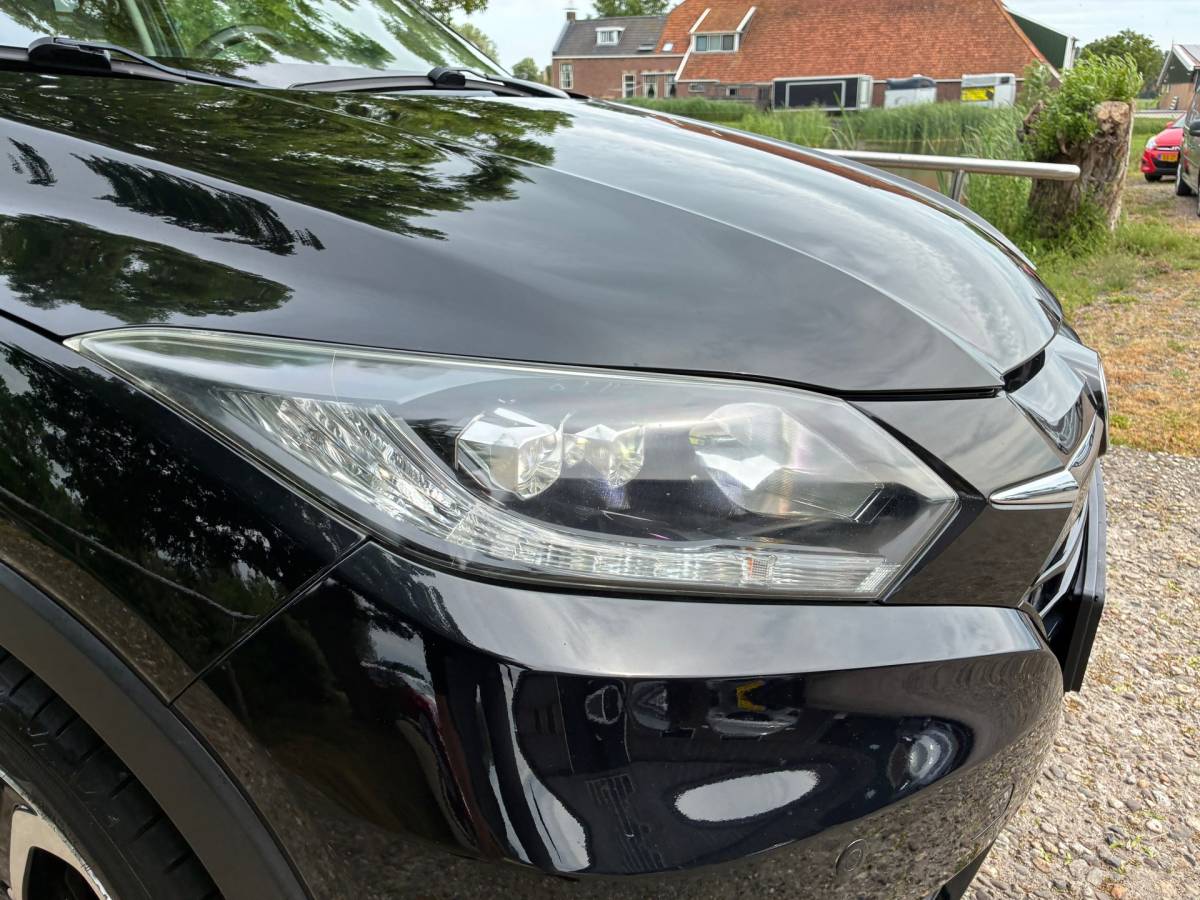 Honda HR-V Honda HR-V 1.5 i-VTEC Executive | Pano/schuifdak + Xenon/LED + Leder nu €11.975,-!!
