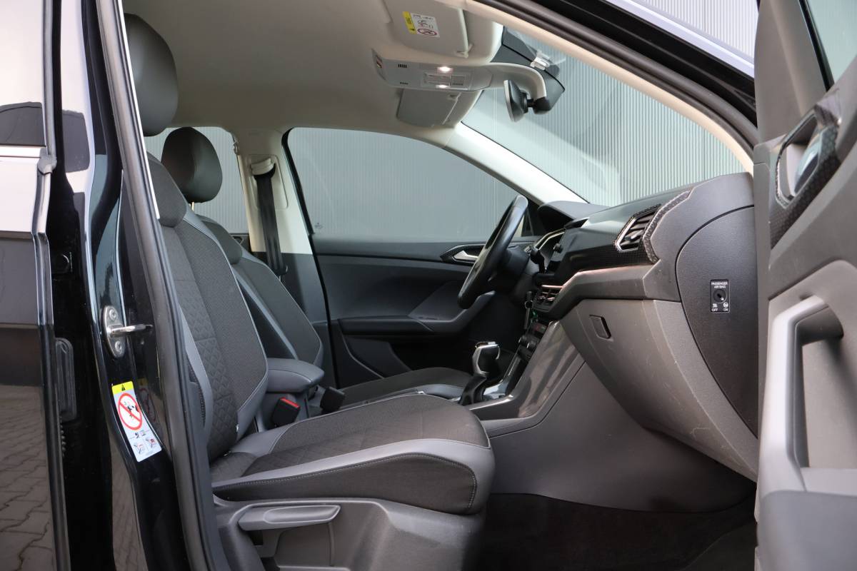 Volkswagen T-Cross Volkswagen T-Cross 1.0 TSI Style Automaat | ACC | Navigatie | PDC | Origineel NL |