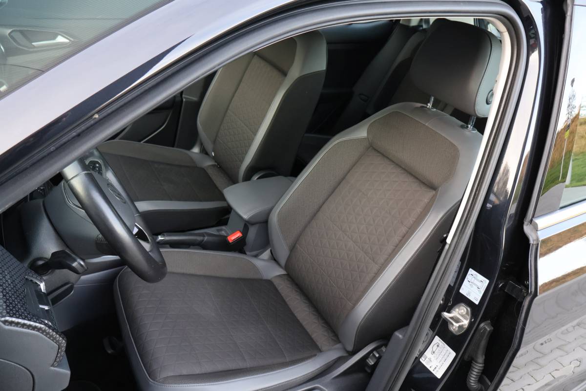 Volkswagen T-Cross Volkswagen T-Cross 1.0 TSI Style Automaat | ACC | Navigatie | PDC | Origineel NL |