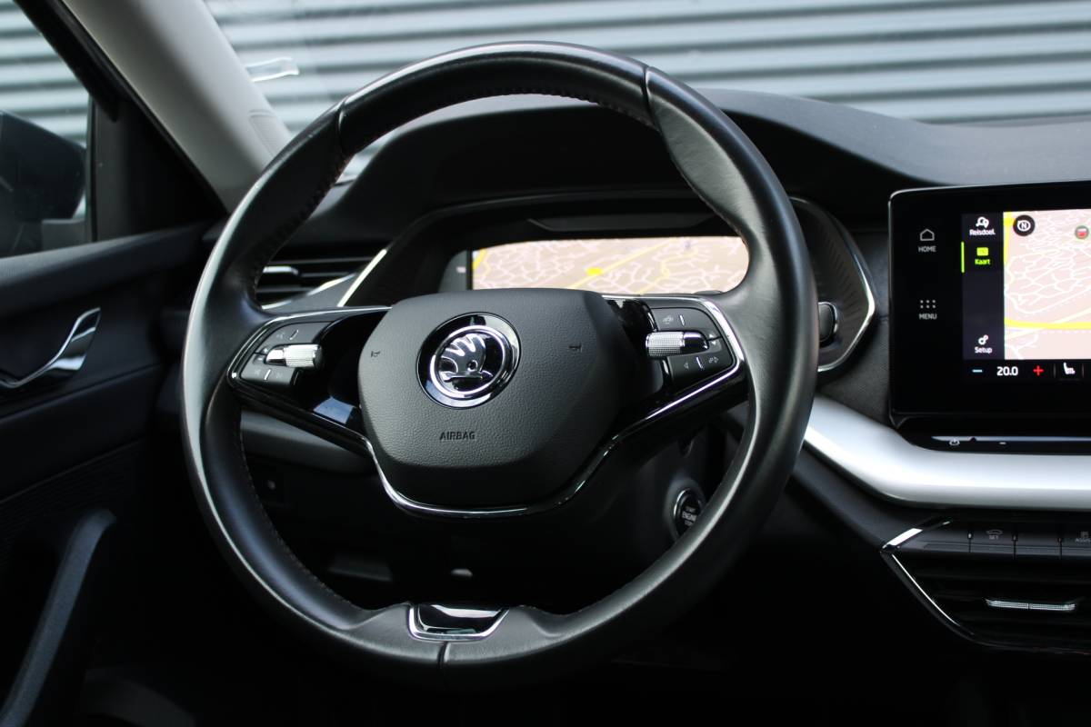 Škoda Octavia ŠKODA Octavia Combi 1.5 e-TSI Business Plus Full-Led Camera 18”LMV Navigatie