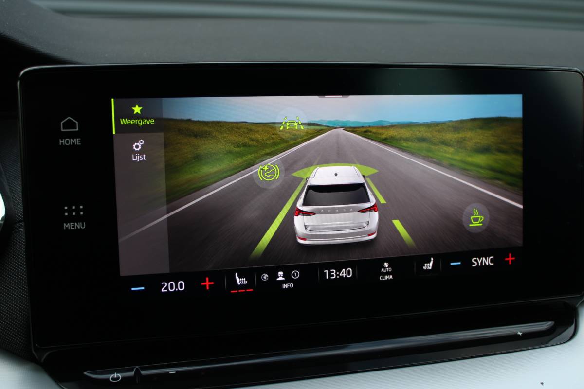 Škoda Octavia ŠKODA Octavia Combi 1.5 e-TSI Business Plus Full-Led Camera 18”LMV Navigatie