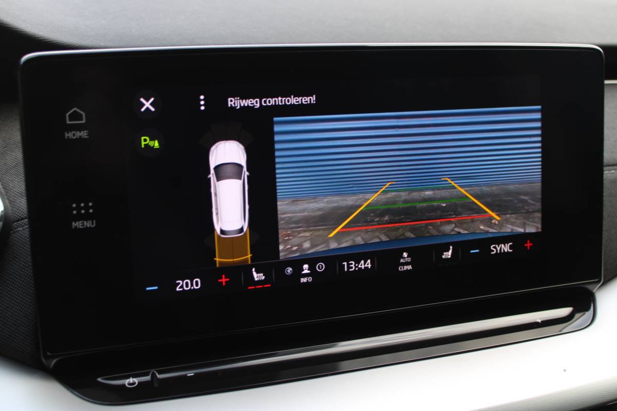 Škoda Octavia ŠKODA Octavia Combi 1.5 e-TSI Business Plus Full-Led Camera 18”LMV Navigatie