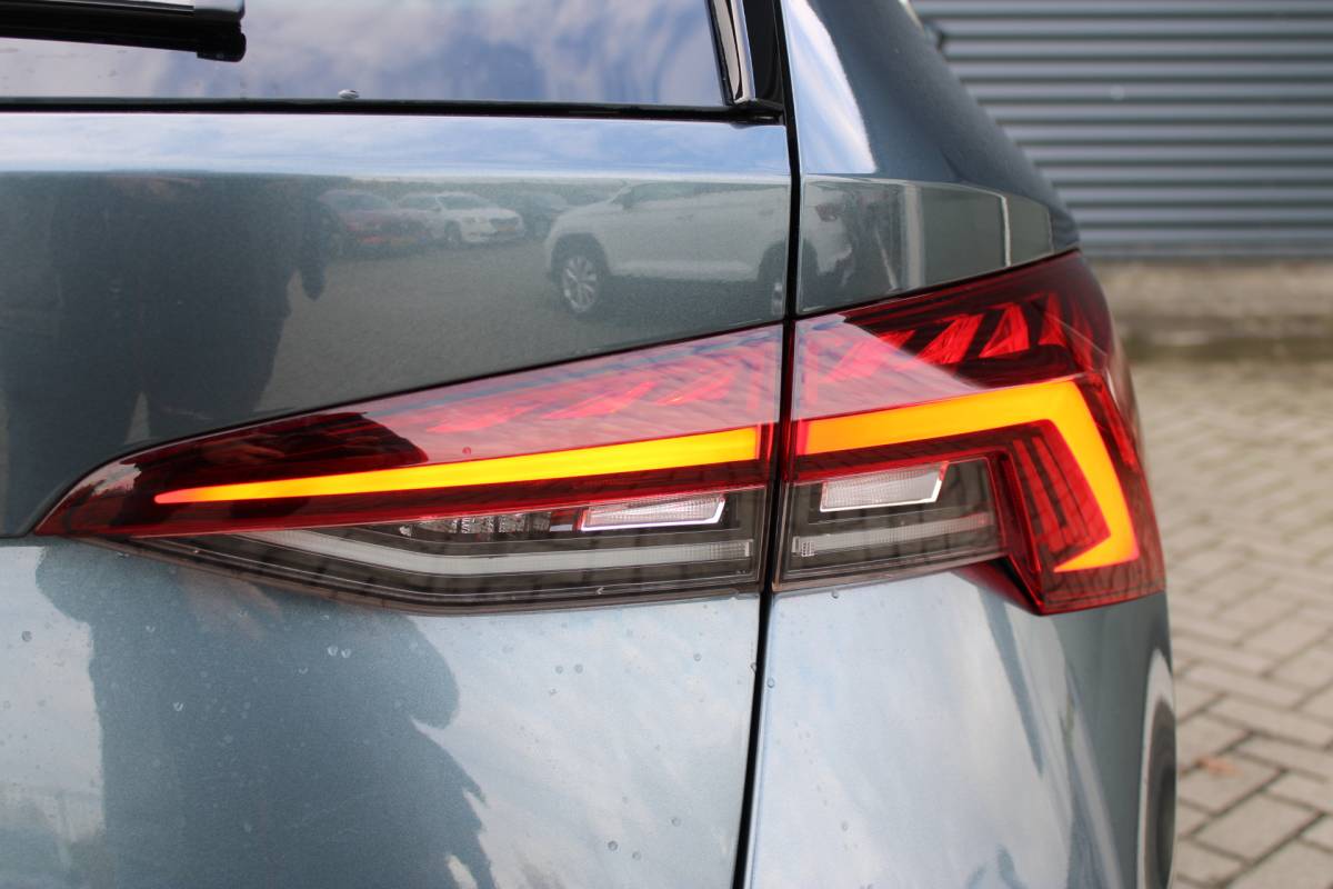 Škoda Octavia ŠKODA Octavia Combi 1.5 e-TSI Business Plus Full-Led Camera 18”LMV Navigatie