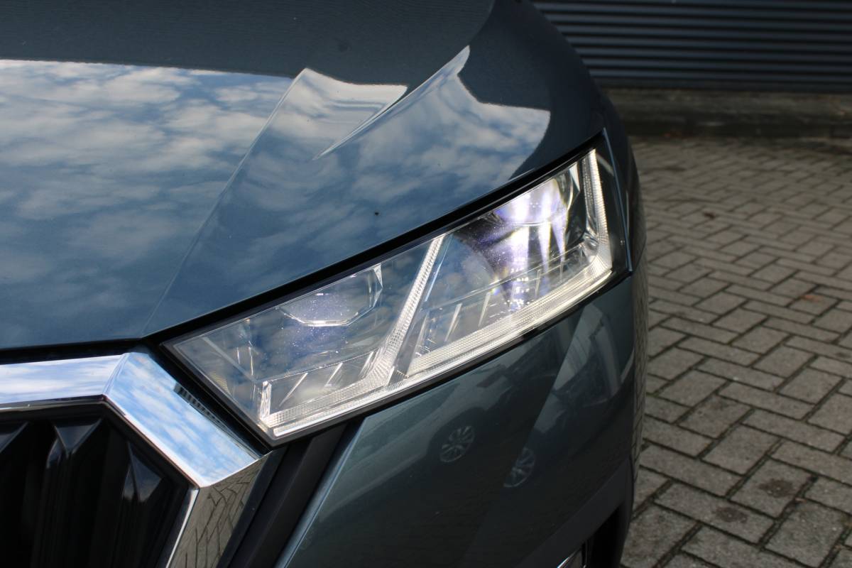 Škoda Octavia ŠKODA Octavia Combi 1.5 e-TSI Business Plus Full-Led Camera 18”LMV Navigatie