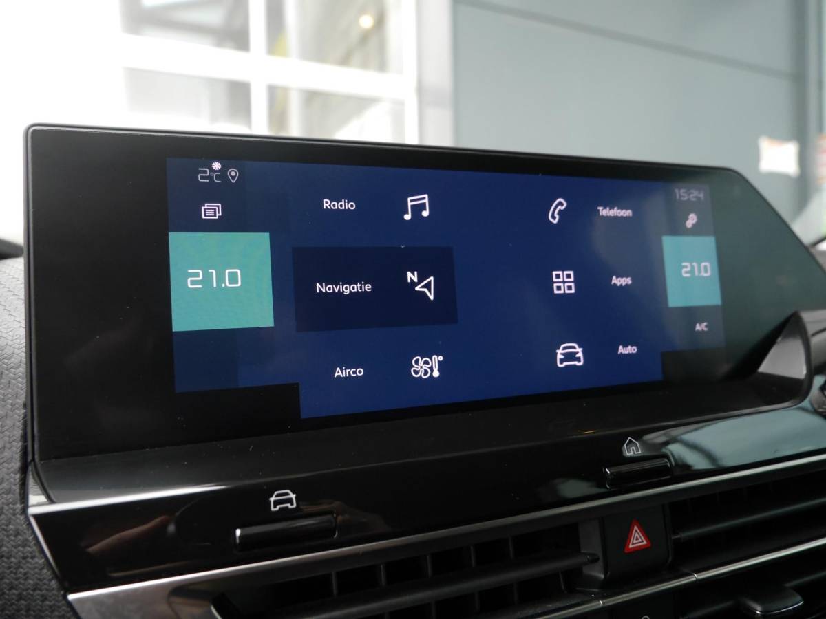 Citroën ë-C4 Citroen Ë-C4 Shine 50 kWh | Keyless entry en start | SOH 89.9% | 18 inch lichtmetalen velgen | Achteruitrijcamera | Adaptive cruise control | Head up display | Climate control | Extra getint glas