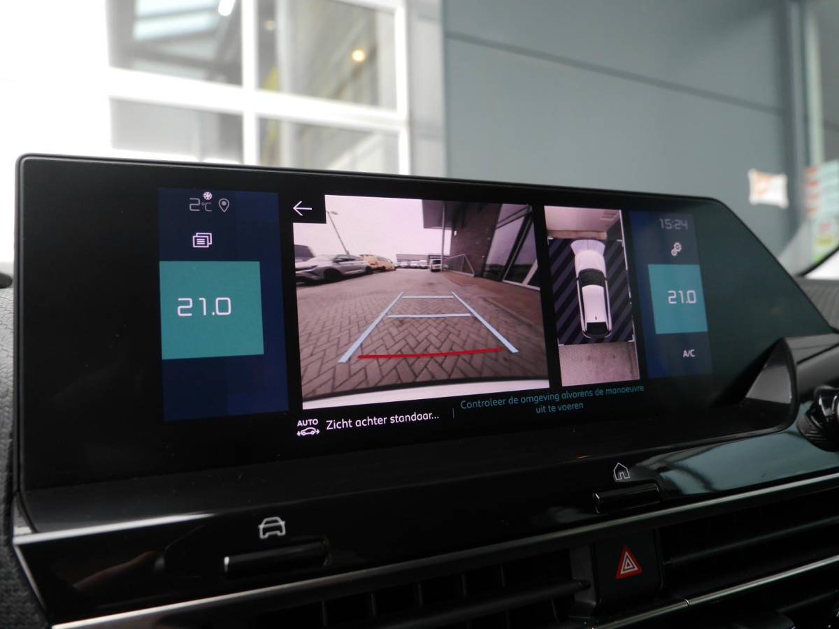 Citroën ë-C4 Citroen Ë-C4 Shine 50 kWh | Keyless entry en start | SOH 89.9% | 18 inch lichtmetalen velgen | Achteruitrijcamera | Adaptive cruise control | Head up display | Climate control | Extra getint glas
