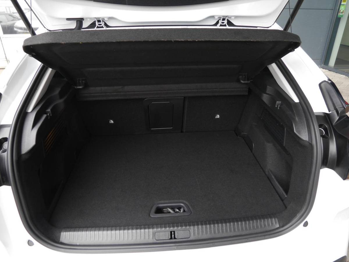 Citroën ë-C4 Citroen Ë-C4 Shine 50 kWh | Keyless entry en start | SOH 89.9% | 18 inch lichtmetalen velgen | Achteruitrijcamera | Adaptive cruise control | Head up display | Climate control | Extra getint glas