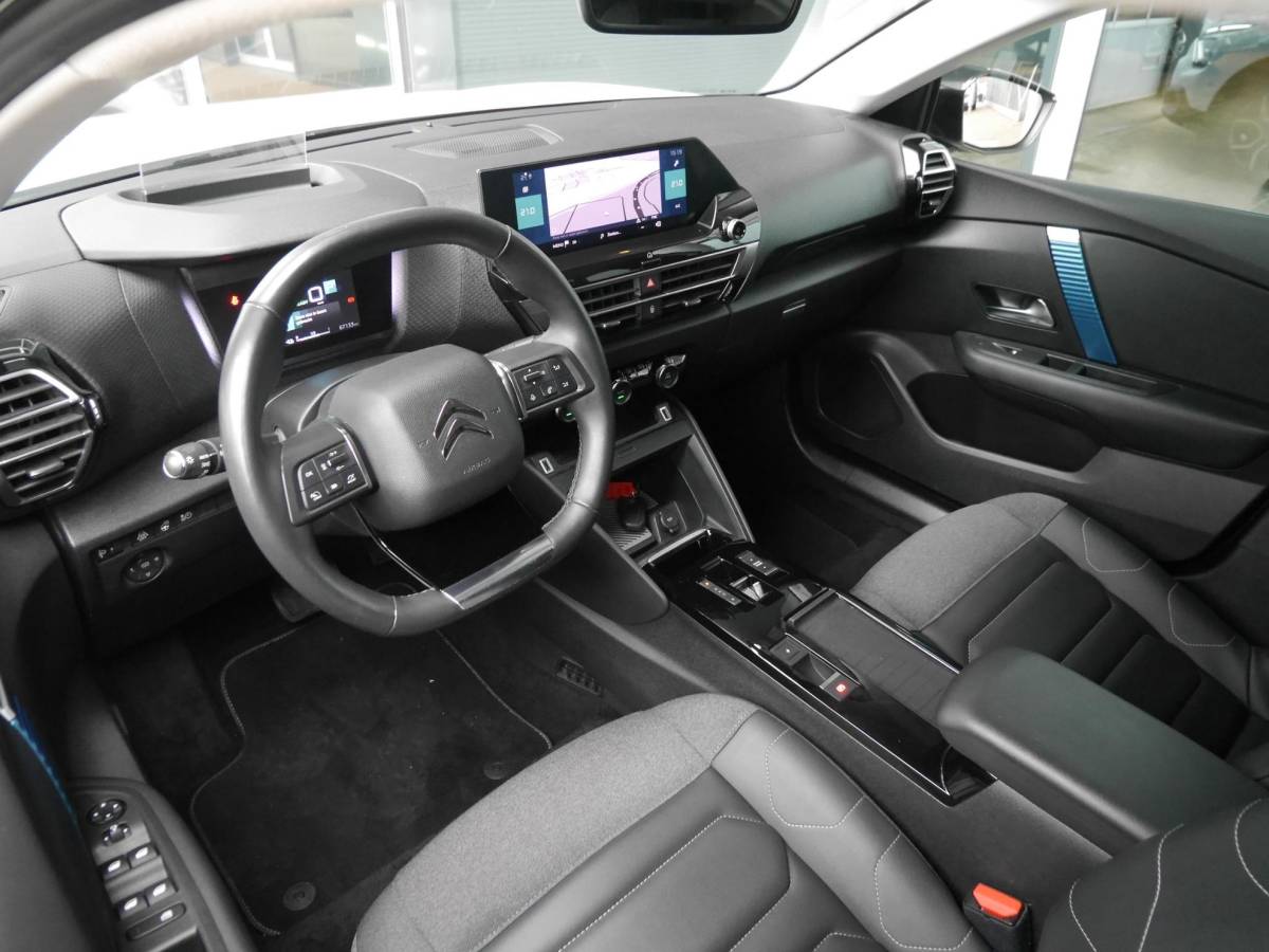 Citroën ë-C4 Citroen Ë-C4 Shine 50 kWh | Keyless entry en start | SOH 89.9% | 18 inch lichtmetalen velgen | Achteruitrijcamera | Adaptive cruise control | Head up display | Climate control | Extra getint glas