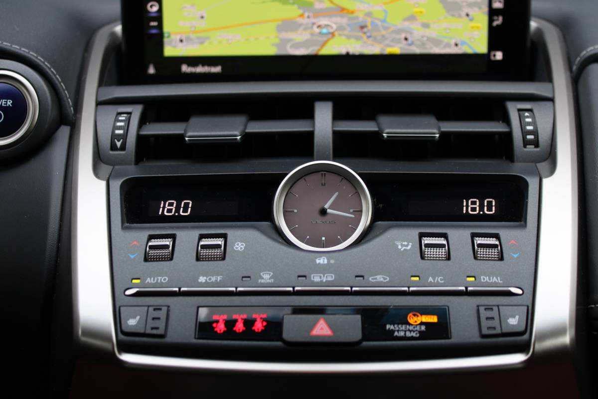 Lexus NX Lexus NX 300h AWD Luxury Line Leer Full-Led
