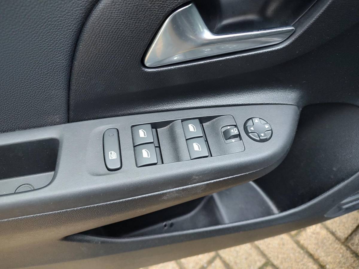 Opel Corsa Opel Corsa 1.2 Turbo GS 100PK Led Camera Navigatie Android Carplay Keyless Dodehoek Detectie