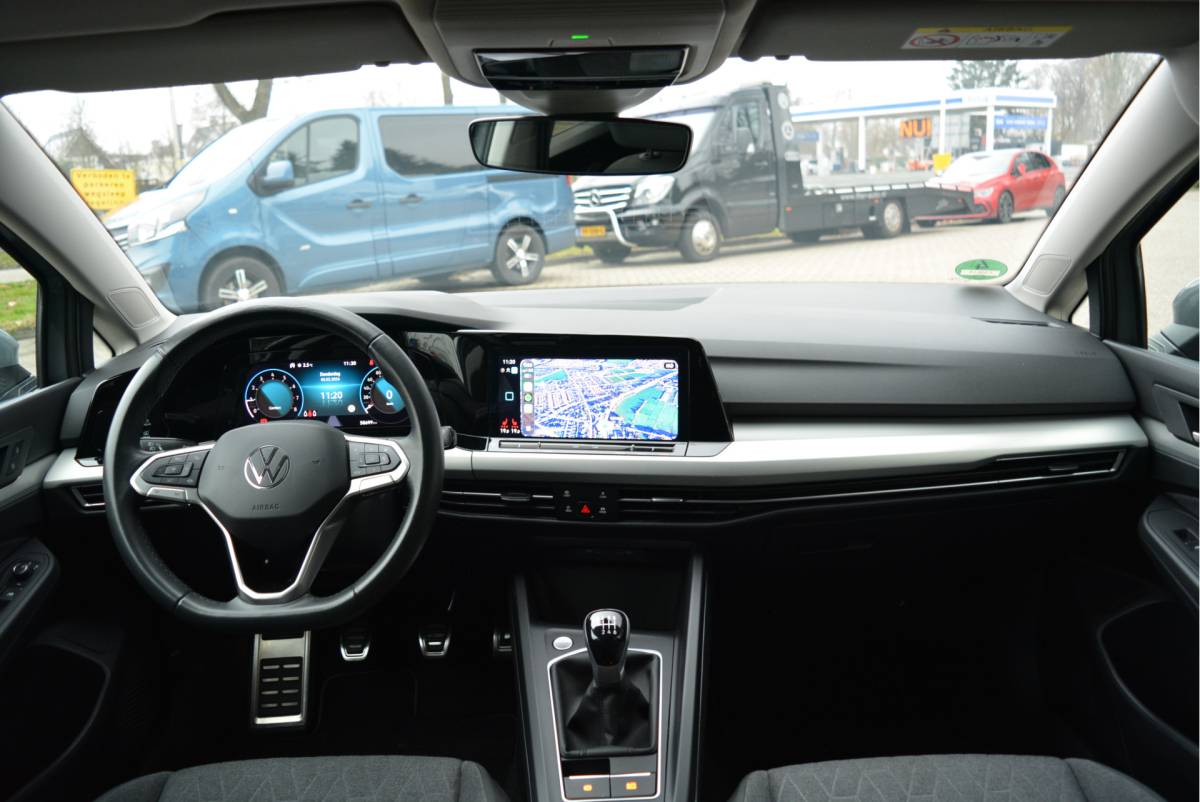 Volkswagen Golf Volkswagen Golf 1.5 TSI 150PK Move Executive | LED | StoelVW | Navi | CarPlay |